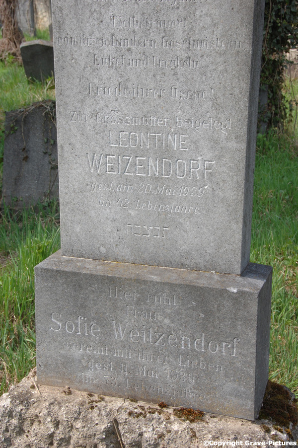 Gravsten: Laura Weiss, Leontine Weitzendorf, Sofie Weitzendorf II