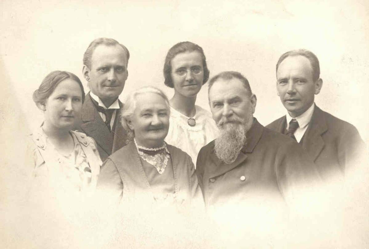 Signe, Theodor, Anna, Julie, Ole & Johannes