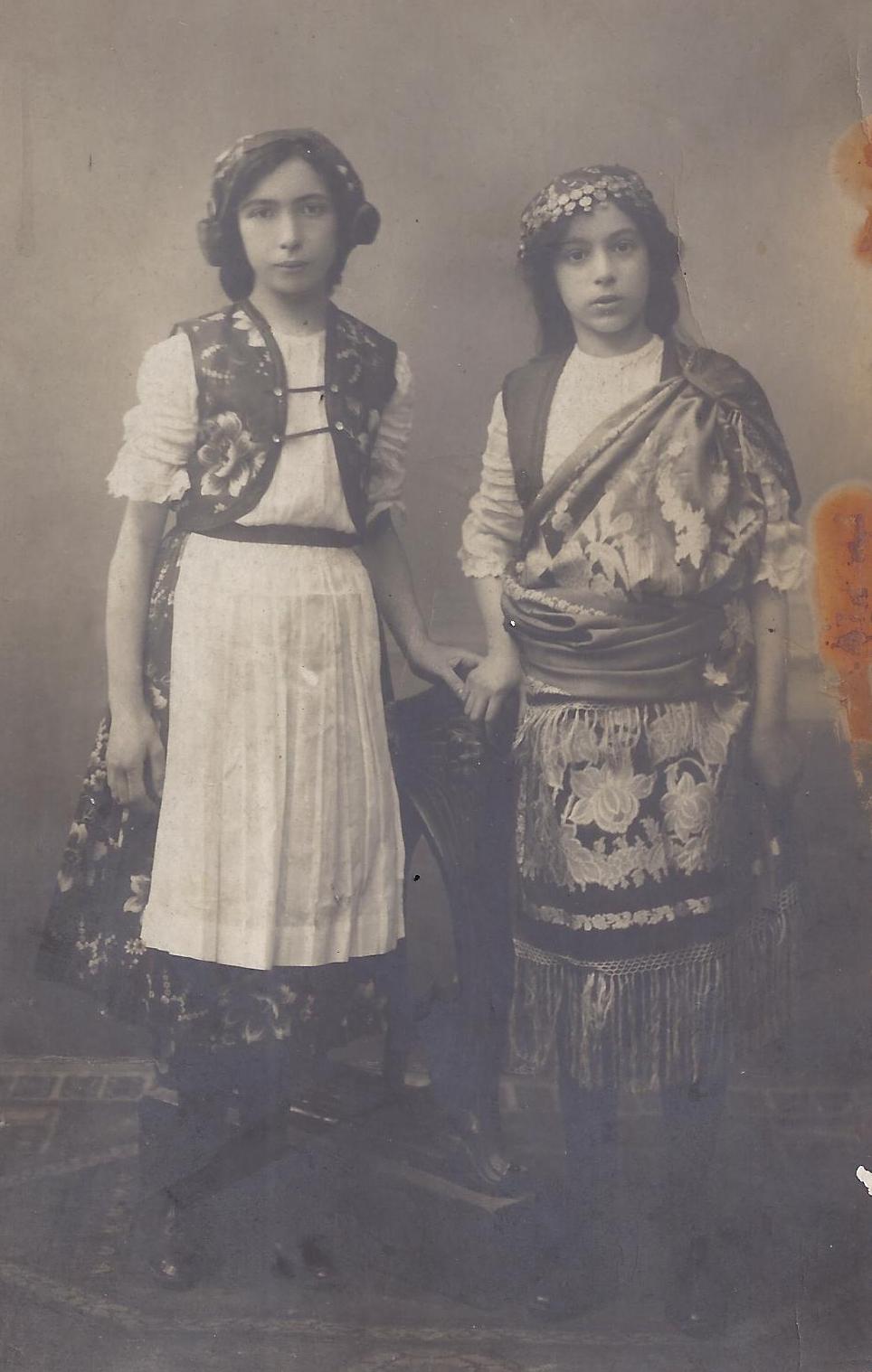Fini (Josefine) & Cilly Hirschmann, ~1912
